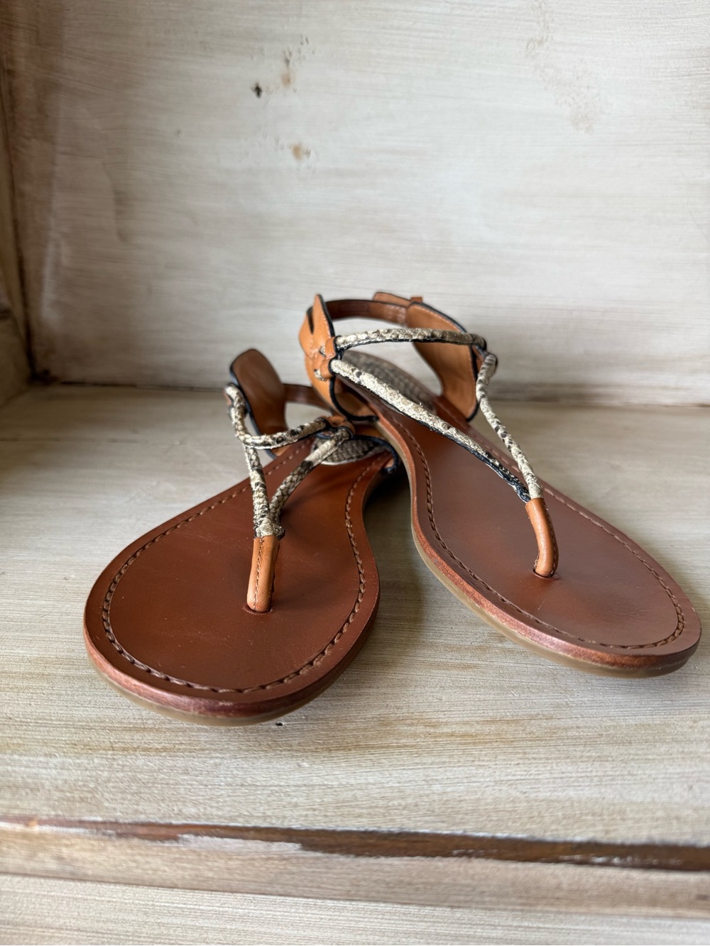Women’s Coach Coco Thong Sandals Leather Snakeskin Design Size 7.5